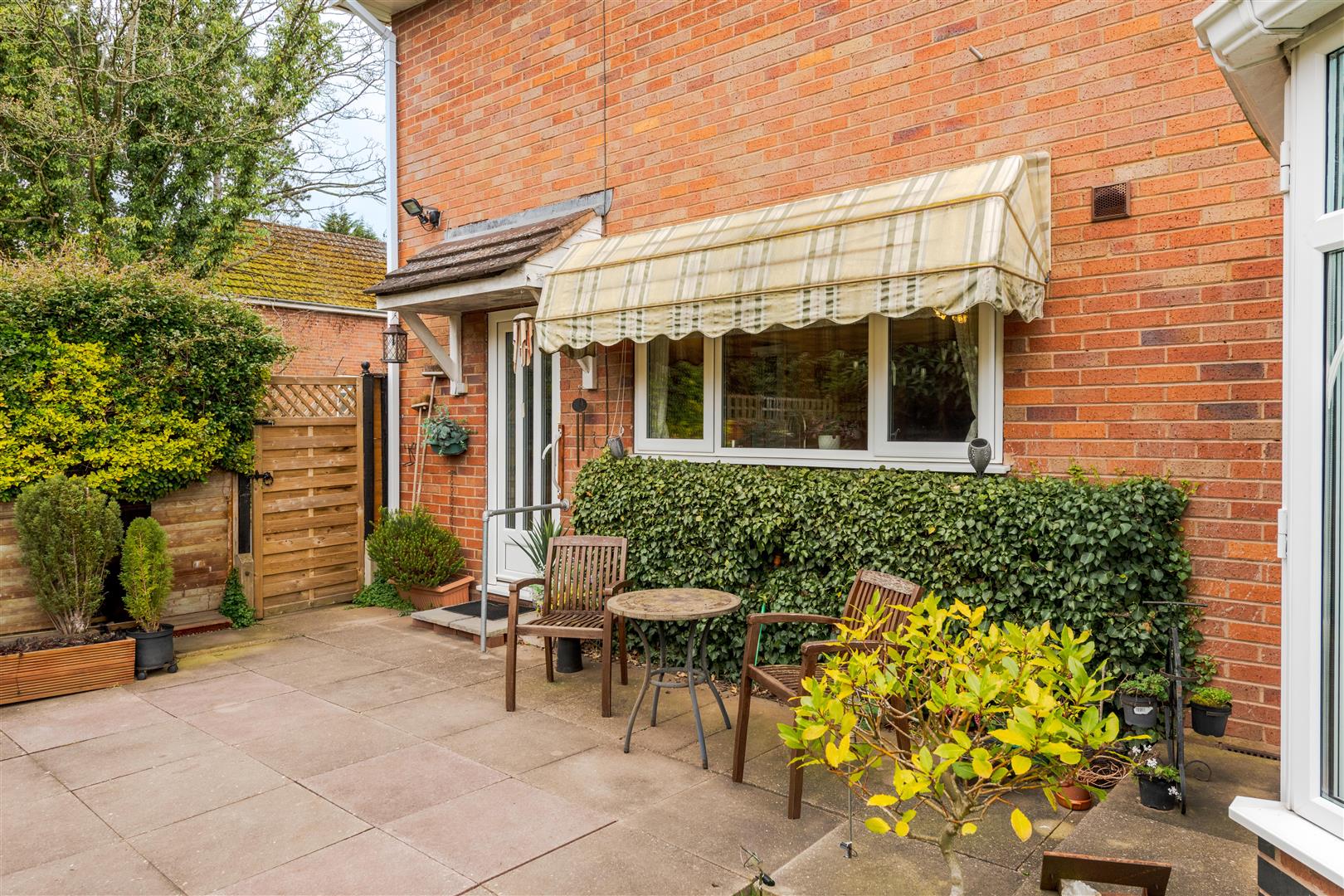 4 bed property in Lynwood Drive, Kidderminster